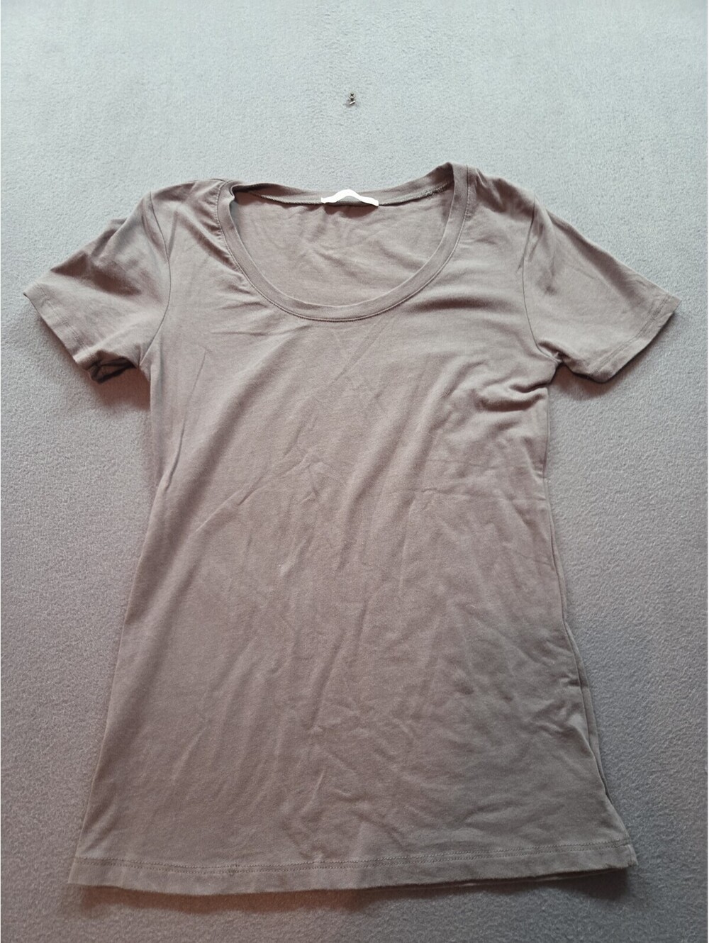 women's gray scoop neck t-shirt by Active Basic size M